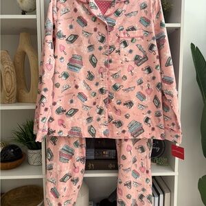 Wondershop Pink women’s Pajama Set with Fun Print
